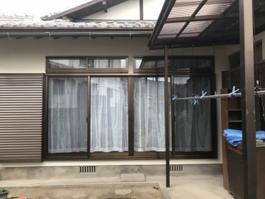 寒い窓はもういや！　複層ガラス窓と雨戸の取り替え工事