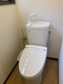 明るく落ち着いたトイレ空間（四国中央市）