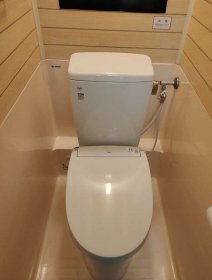 自動開閉・自動洗浄のお手入れしやすいトイレへリフォーム！　八