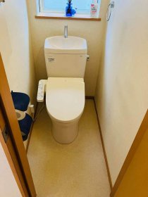 TOTOシンプル袖付リモコン便座でトイレリフォーム！　日野市